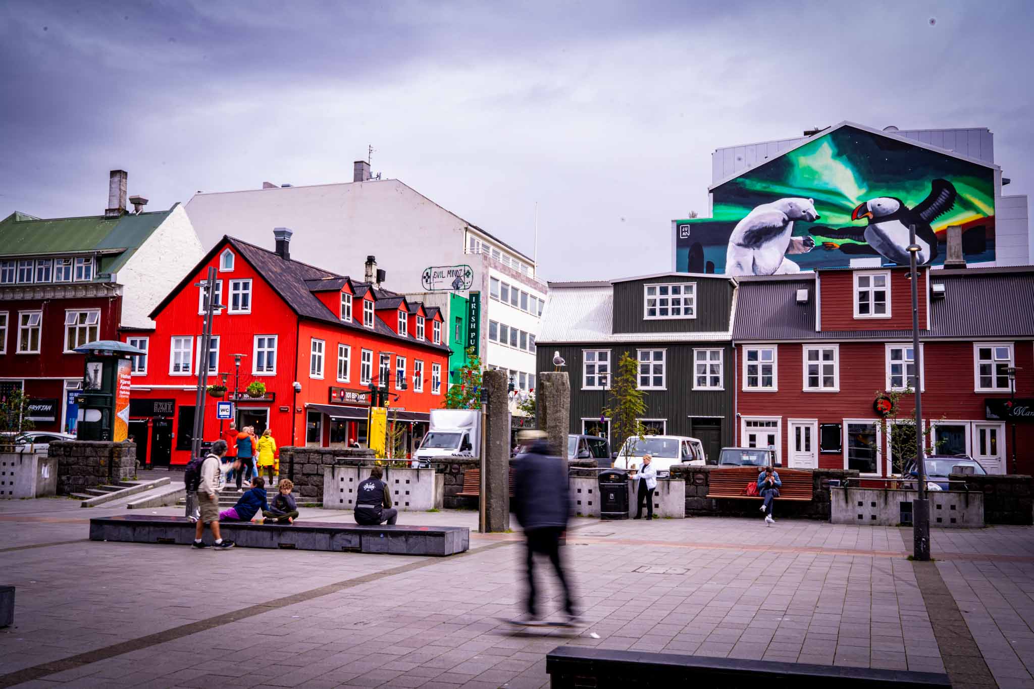 積立投資をやめたらどうなる？中止・休止・売却の違いと対処法