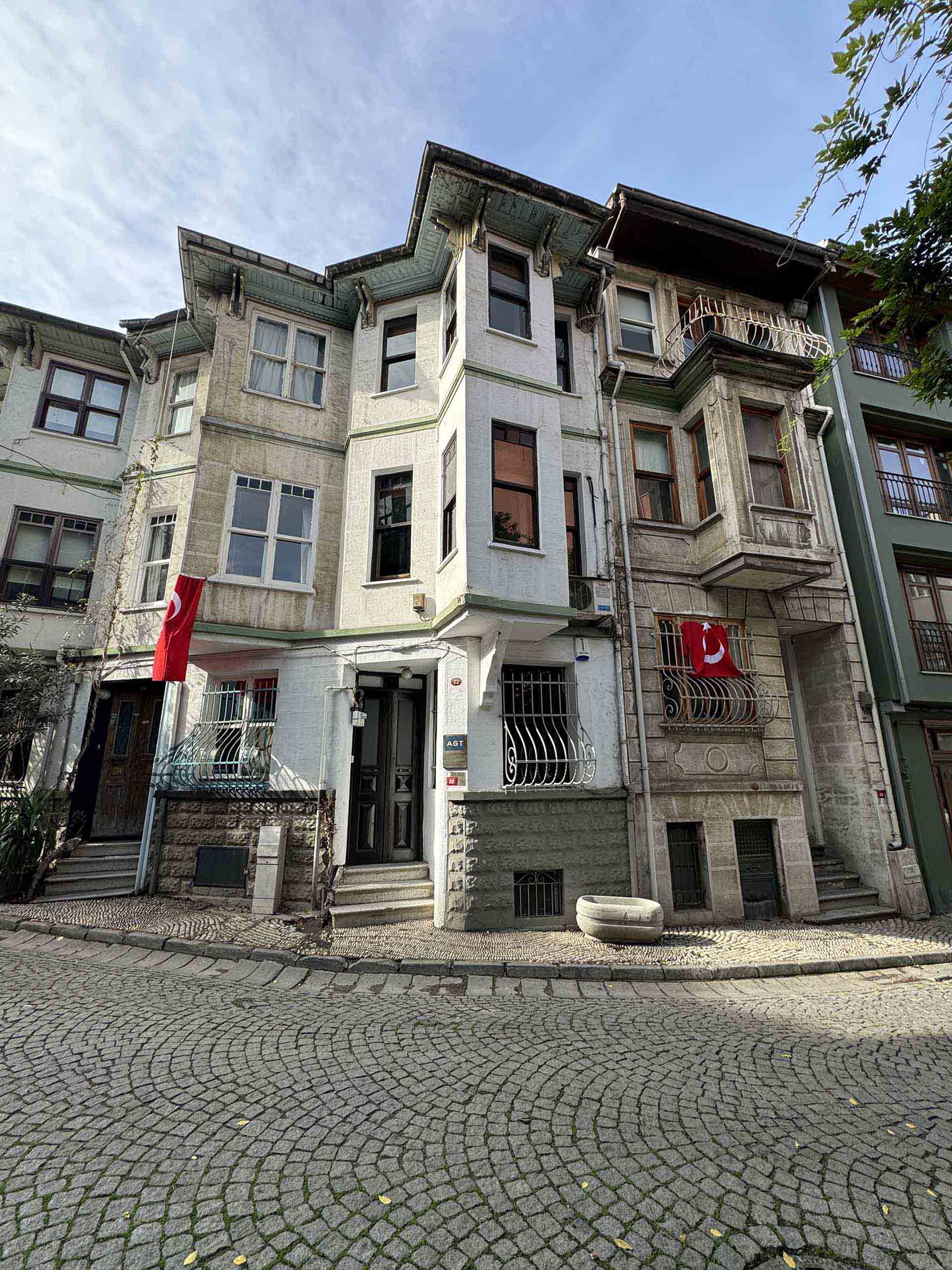 ポルトガル不動産の税金ガイド｜IMT・IMI・賃貸所得税【2025年版】